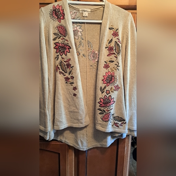 Ladies Gorgeous STYLE &CO. Embroidered Sweater Floral PS (PP) Beige Hi-Low - Picture 3 of 5